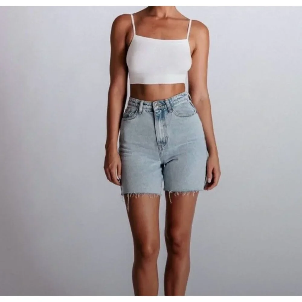 Meshki Light Denim Raw Hem Bermuda Boyfriend Shorts Size XS/S (AU 7) - Picture 2 of 6